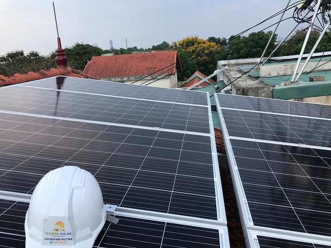 C&ocirc;ng-tr&igrave;nh-điện-mặt-trời-3,2-kWp-gia-đ&igrave;nh-ch&uacute;-Chung-tại-Huế