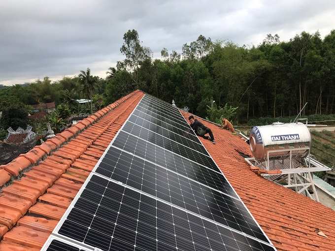 Hệ-thống-điện-mặt-trời-&aacute;p-m&aacute;i-ng&oacute;i-tại-Quế-Sơn-Quảng-Nam