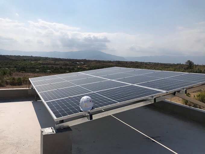 Ho&agrave;n-thiện-lắp-pin-hệ-thống-off-grid-4-kWp-tại-Phan-Rang