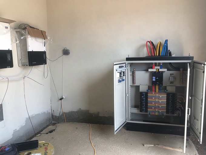 Inverter-SMA-75-kW-v&agrave;-tủ-điện-tổng