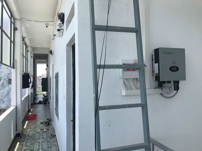 Inverter-v&agrave;-tủ-điện-của-hệ-thống-5,6-kWp-cho-d&atilde;y-nh&agrave;-trọ-tại-Li&ecirc;n-Chiểu-Đ&agrave;-Nẵng