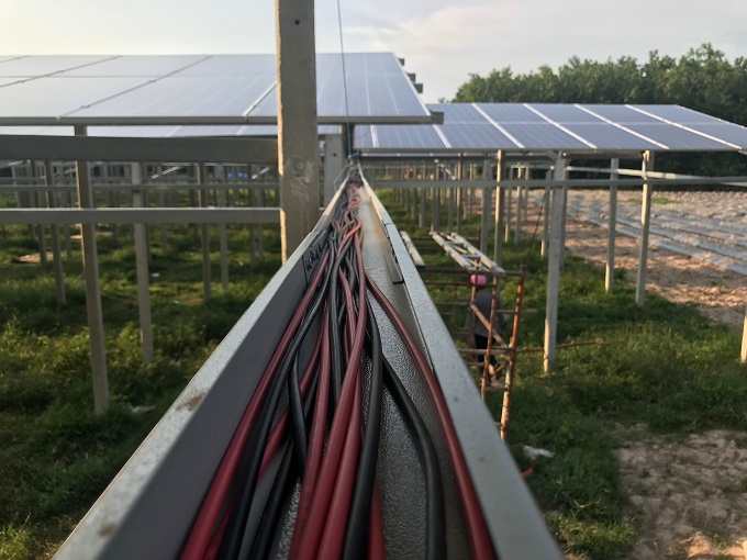 K&eacute;o-d&acirc;y-c&aacute;p-DC-4mm2-của-hệ-thống-700-kWp-tại-Ch&acirc;u-Th&agrave;nh-T&acirc;y-Ninh